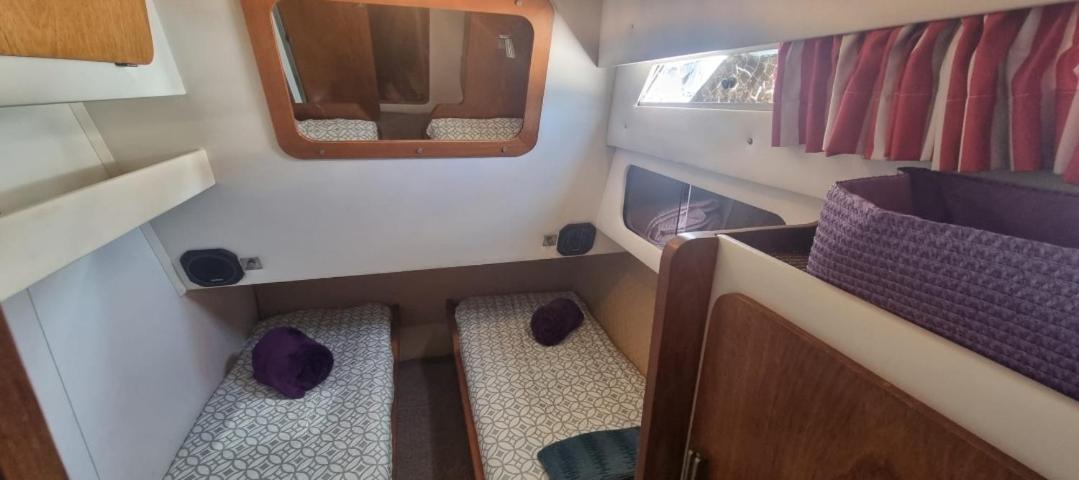 מלון Beautiful And Comfy Boat In Barcelona With Boat Tour Option מראה חיצוני תמונה