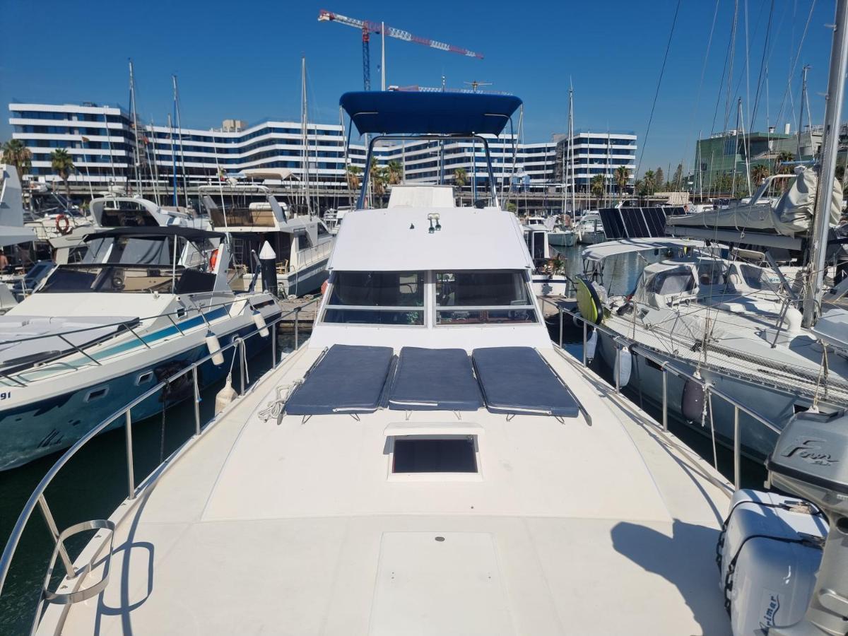 מלון Beautiful And Comfy Boat In Barcelona With Boat Tour Option מראה חיצוני תמונה