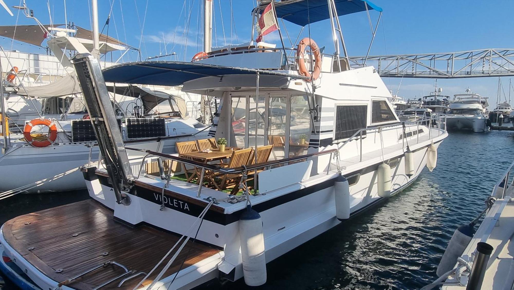 מלון Beautiful And Comfy Boat In Barcelona With Boat Tour Option מראה חיצוני תמונה
