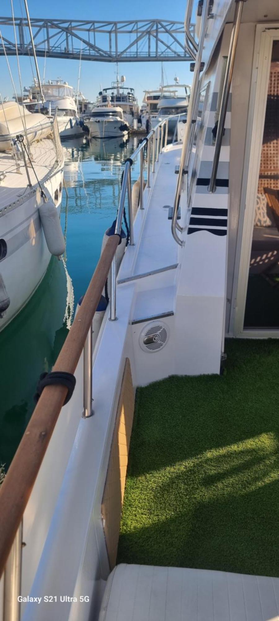 מלון Beautiful And Comfy Boat In Barcelona With Boat Tour Option מראה חיצוני תמונה