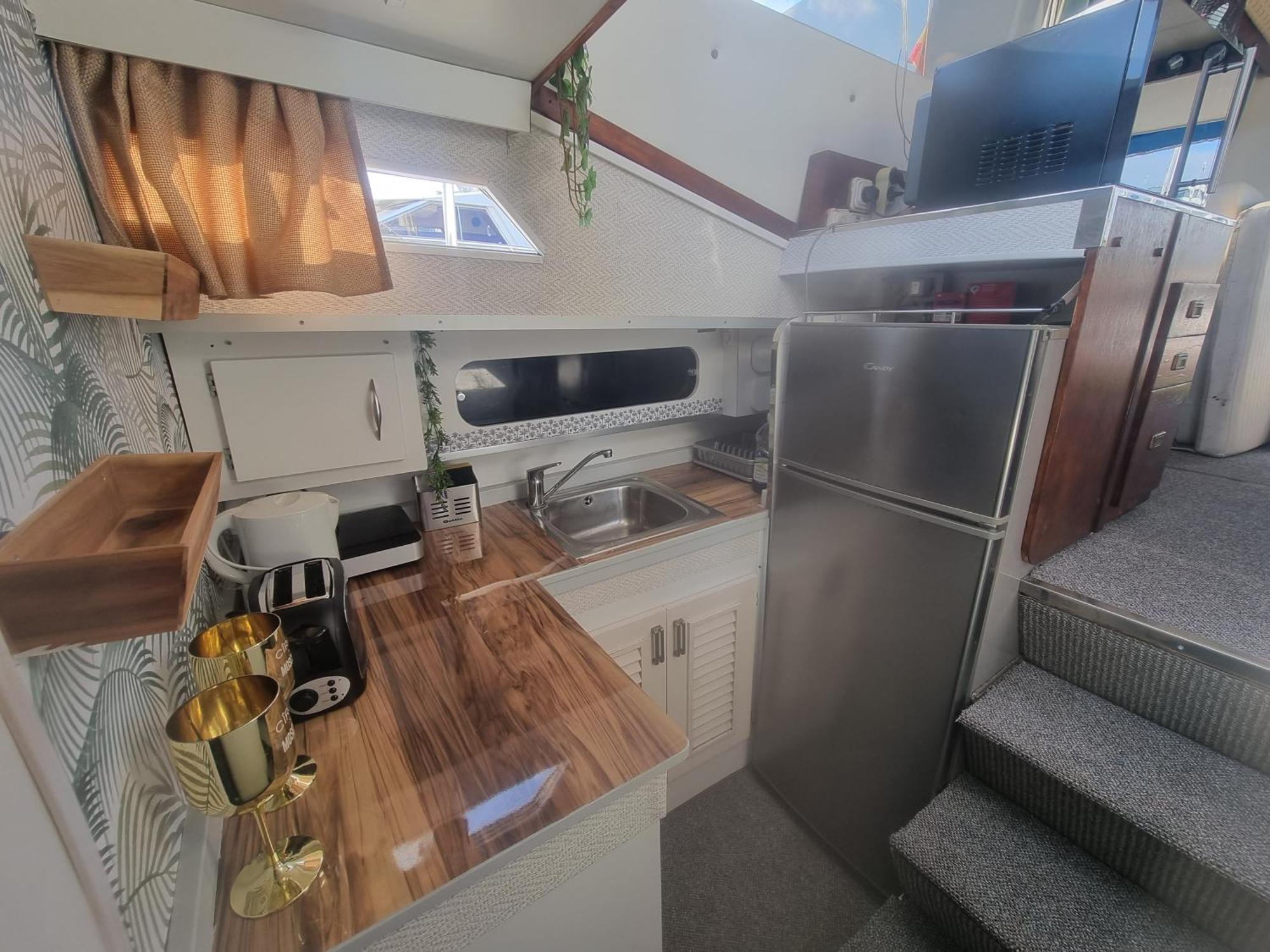 מלון Beautiful And Comfy Boat In Barcelona With Boat Tour Option מראה חיצוני תמונה