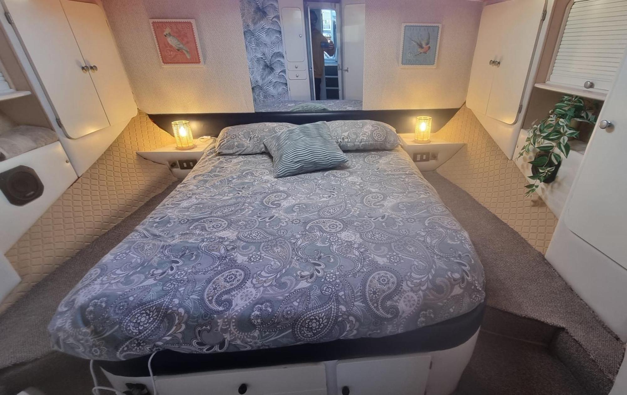 מלון Beautiful And Comfy Boat In Barcelona With Boat Tour Option מראה חיצוני תמונה